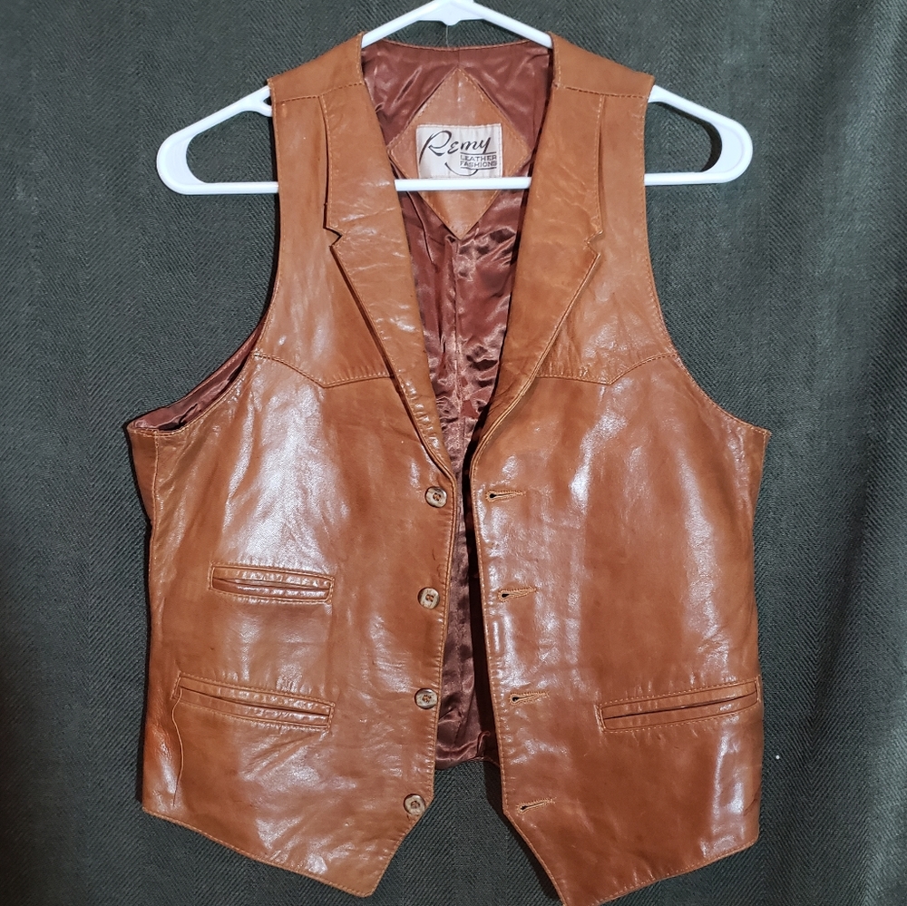 Remy brown leather vest, size 36
